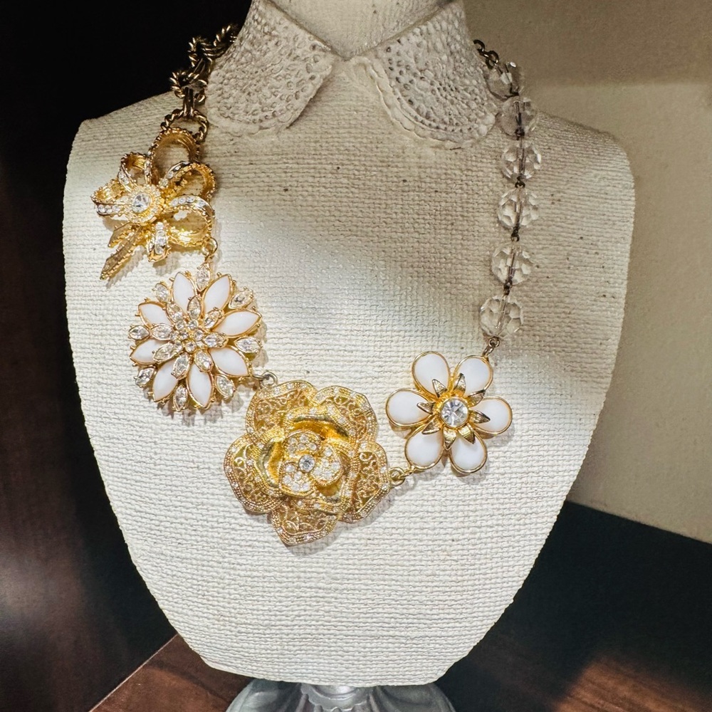 Beautiful untarnished (heavy) excellent condition